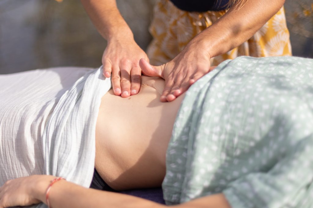 massage ventre masseuse